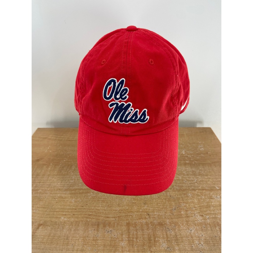 Nike Heritage86 Dri-FIT Ole Miss Rebels Hat Mens Red Adjustable Strapback Cap